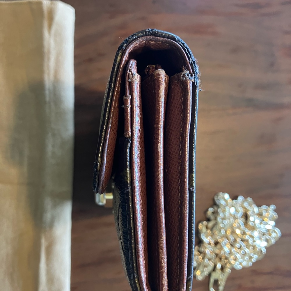 LOUIS VUITTON QUILTED SARAH WALLET - Picture 13 of 14